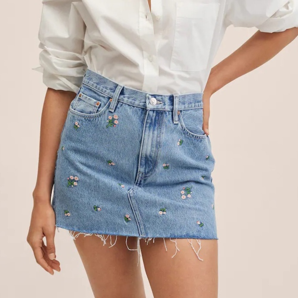 Mango Floral embroidery denim skirt size Small NWT